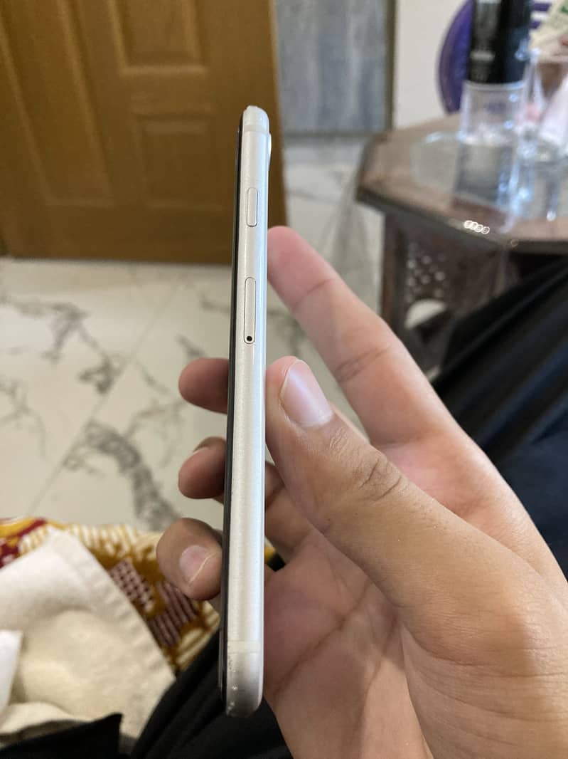 Apple iPhone SE 2 5