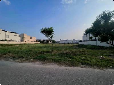 PLOT # Z2 - 1625 RESIDENTIAL PLOT LOCATED IN THE BEST BLOCK OF DHA LAHORE.