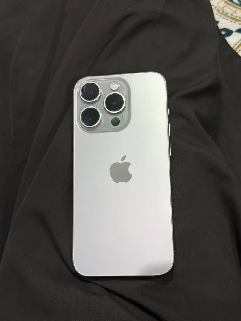 Apple iPhone 15 Pro 0