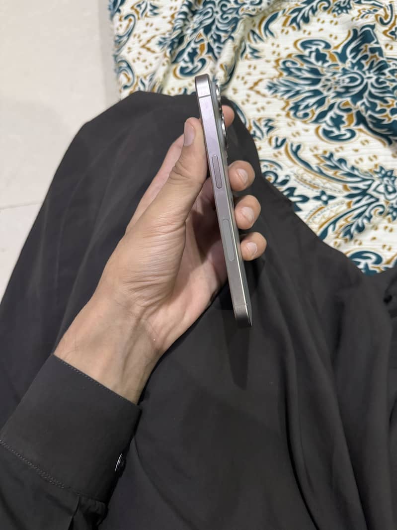 Apple iPhone 15 Pro 6
