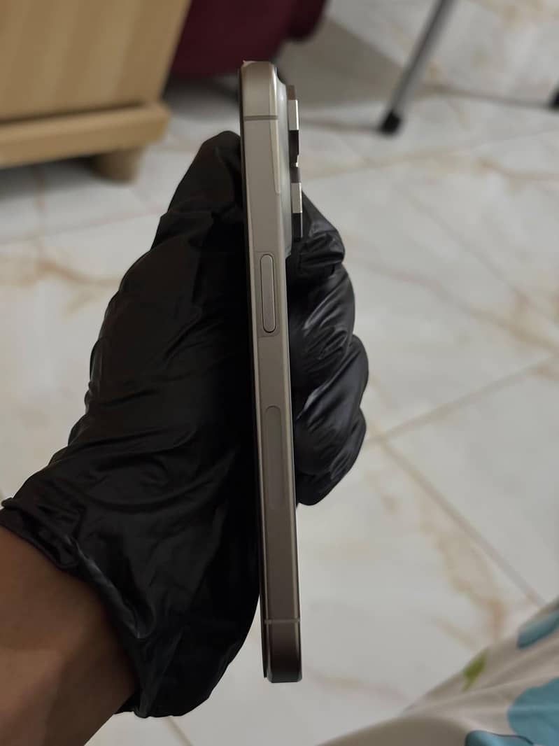 Apple iPhone 15 Pro 2