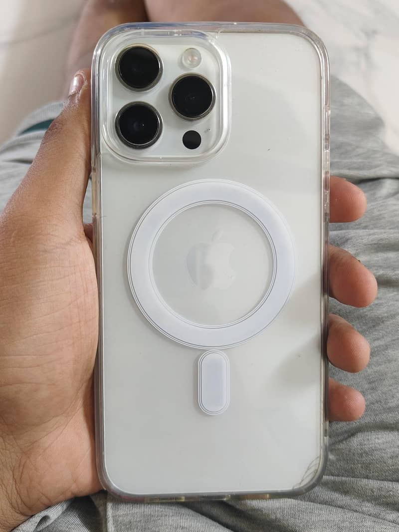 Apple iPhone 14 Pro Max 0