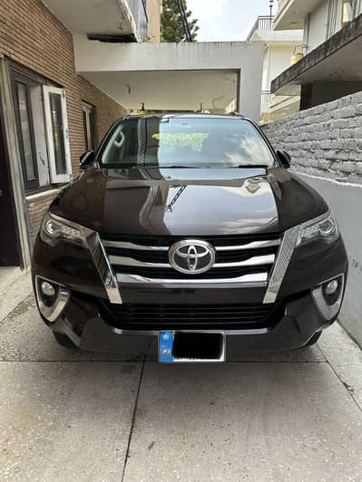 Toyota Fortuner V 2017 original condition