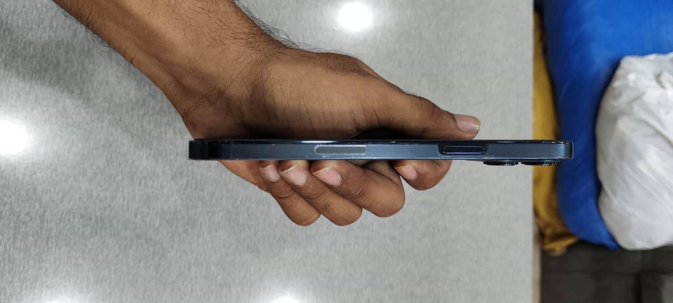 Apple iPhone 12 Pro Max 4