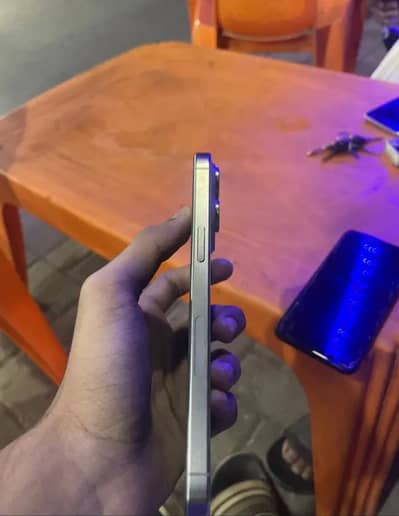Apple iPhone 15 Pro Max (WITH BOX)