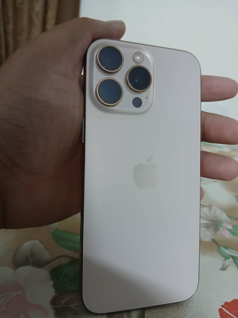 Apple iPhone 16 Pro Max 0