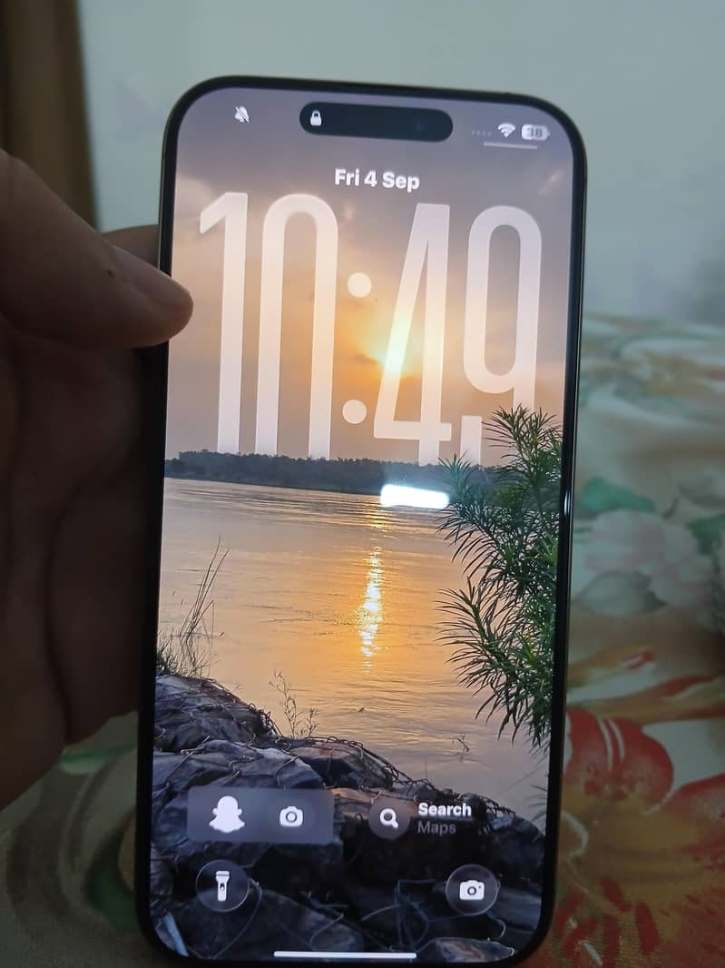 Apple iPhone 16 Pro Max 4