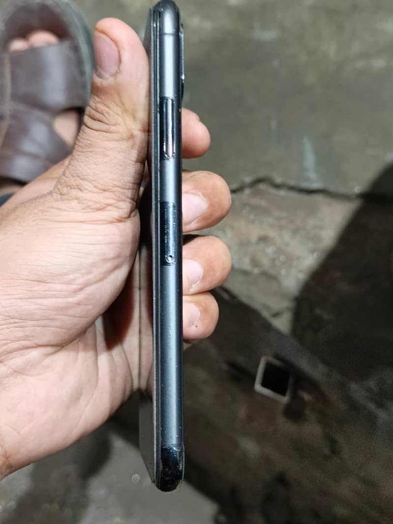 Apple iPhone X 4
