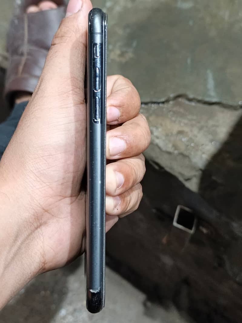 Apple iPhone X 5