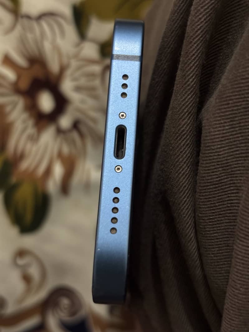 Apple iPhone 13 3