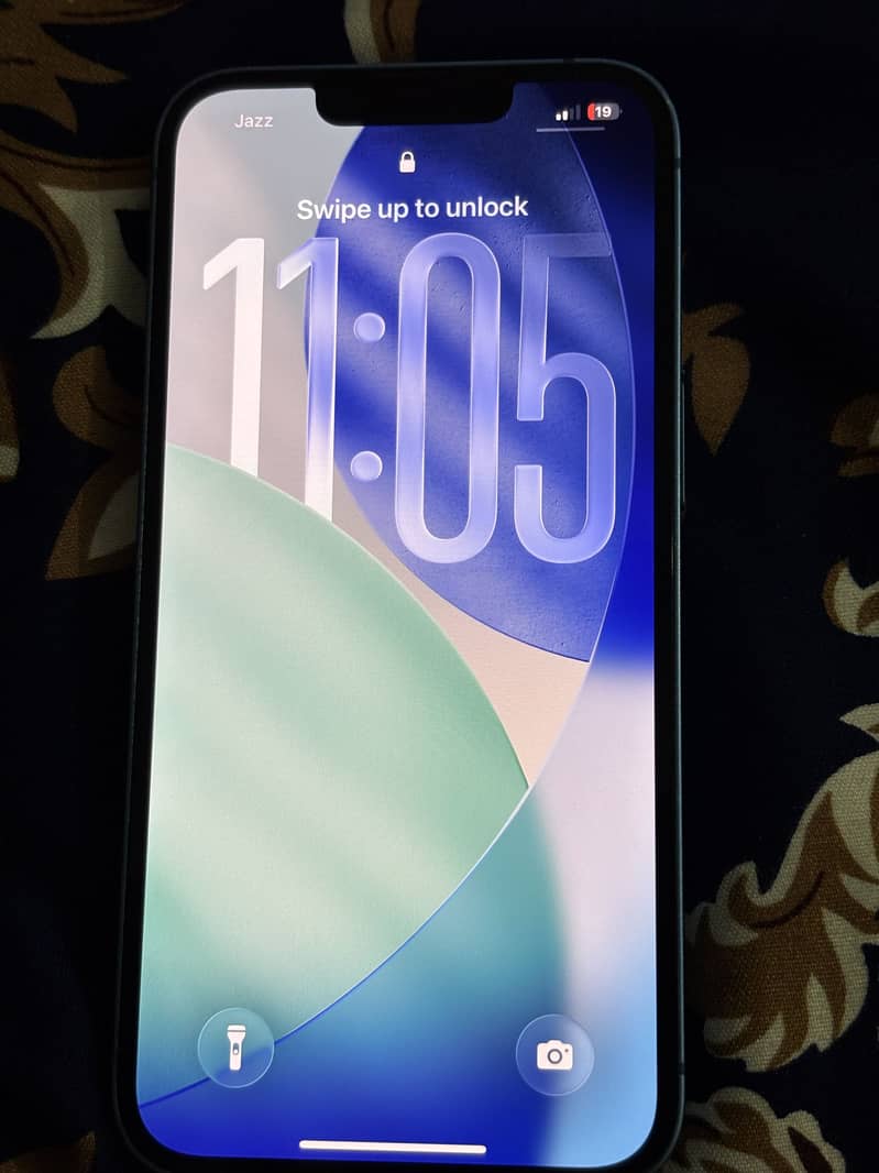 Apple iPhone 13 8