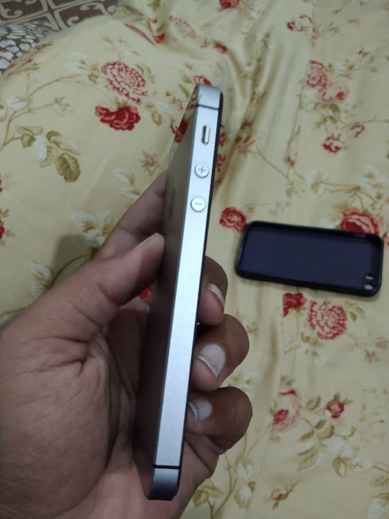 Apple iPhone SE 0