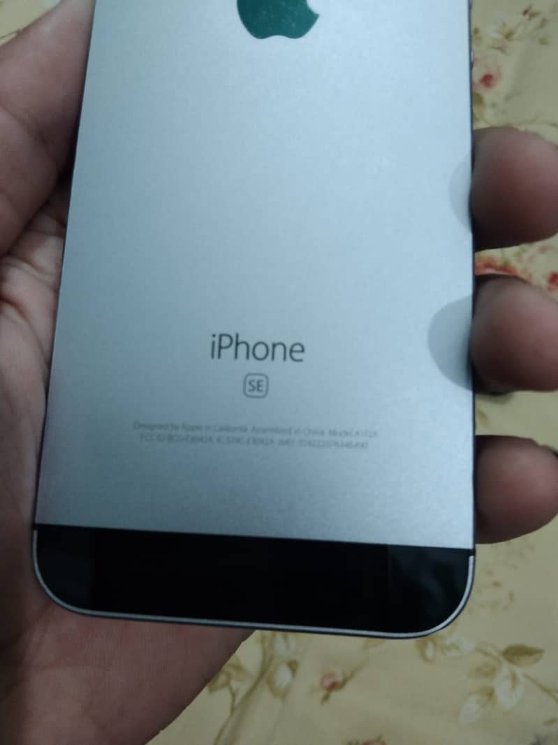 Apple iPhone SE 8