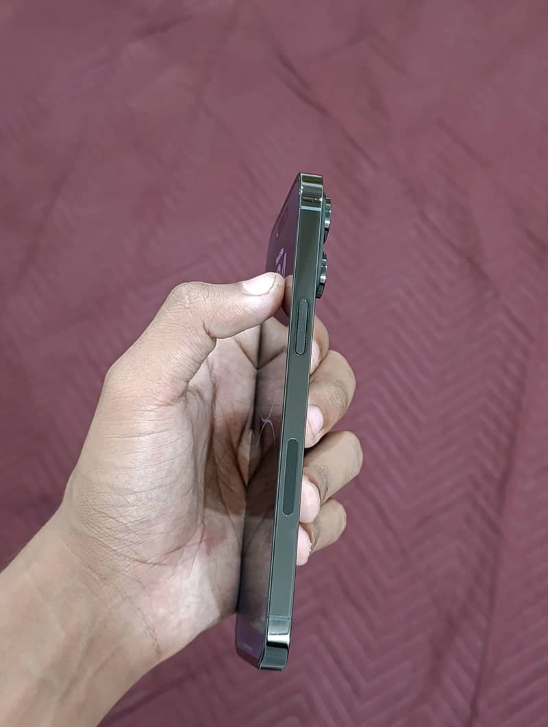 Apple iPhone 14 Pro Max 2