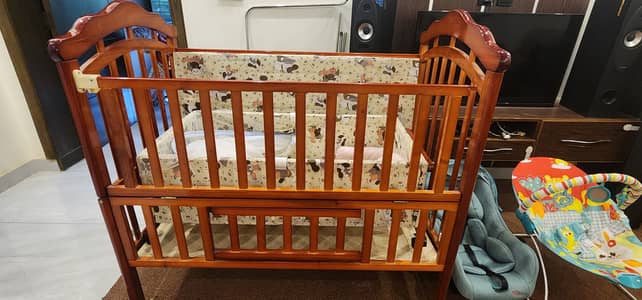 Baby cot in a very good condition
