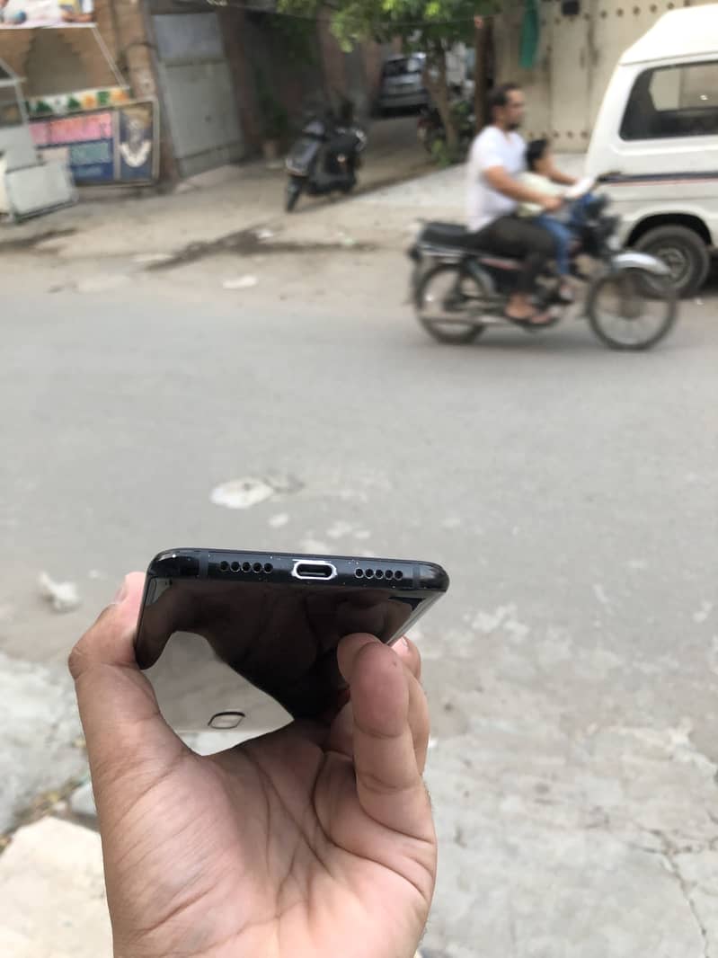 One Plus 6T 5