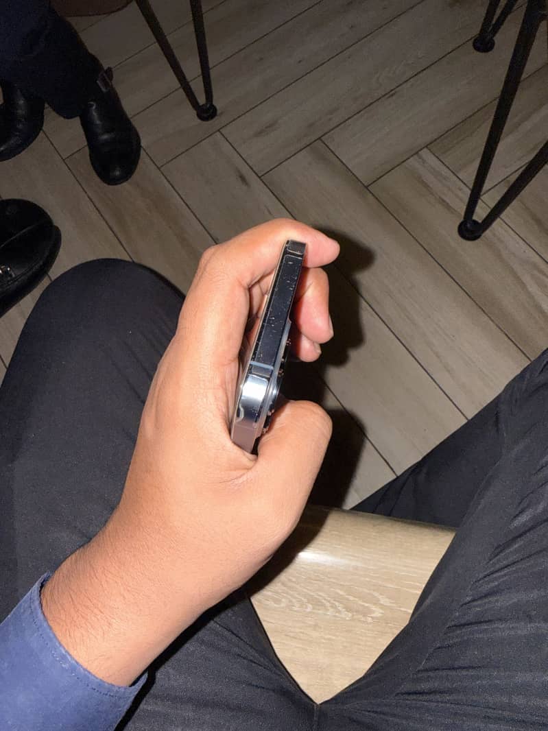 Apple iPhone 13 Pro 2
