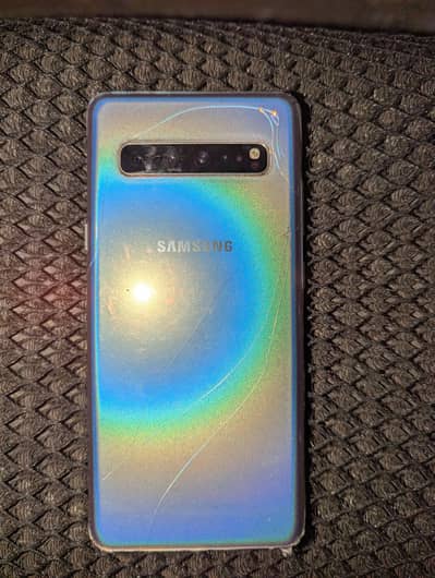 Samsung S10 plus 5G.