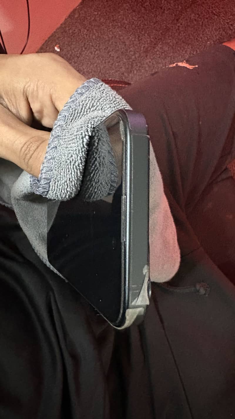 Apple iPhone 15 4