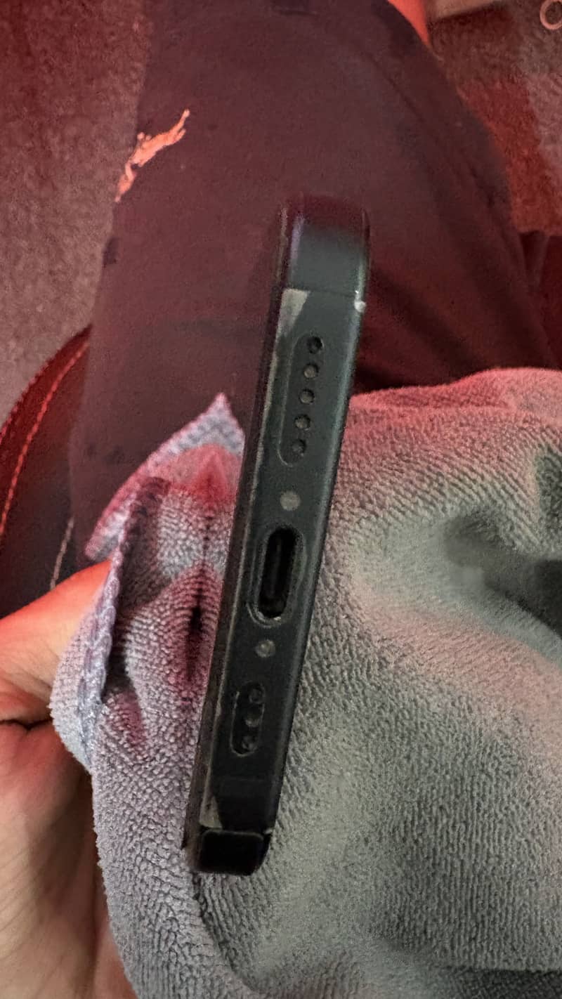 Apple iPhone 15 5