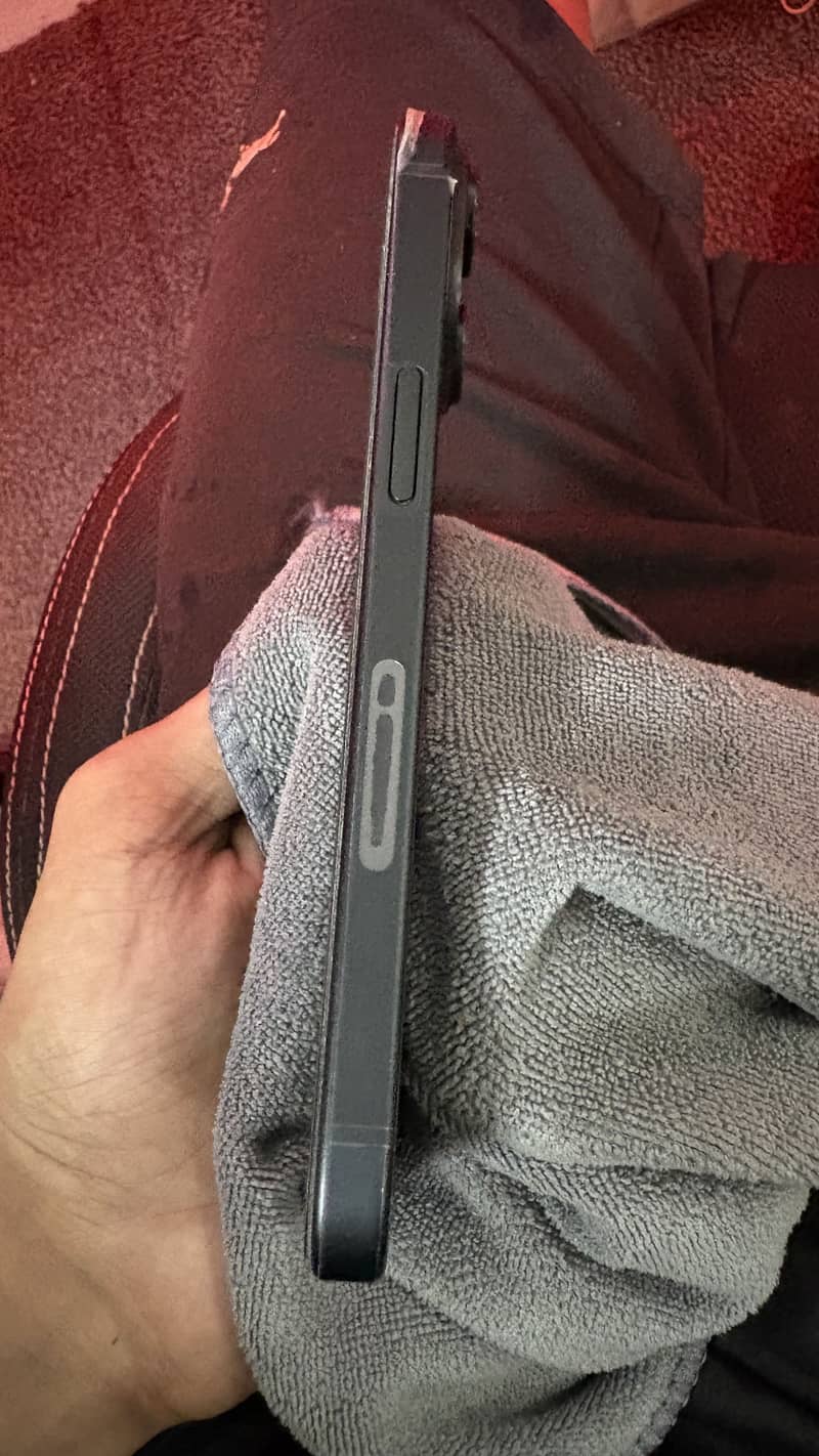 Apple iPhone 15 7