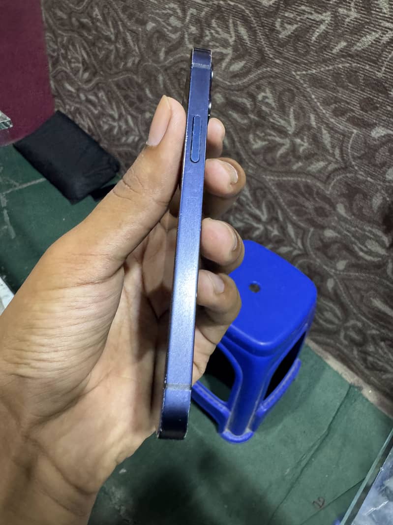 Apple iPhone 12 mini 3