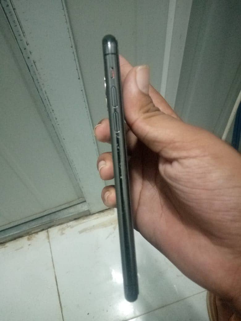 Apple iPhone 11 Pro Max 0