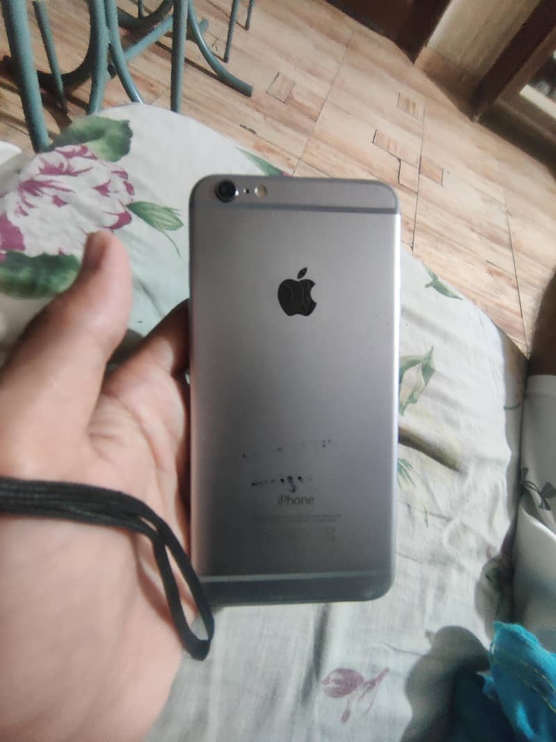 Apple iPhone 6 Plus 1