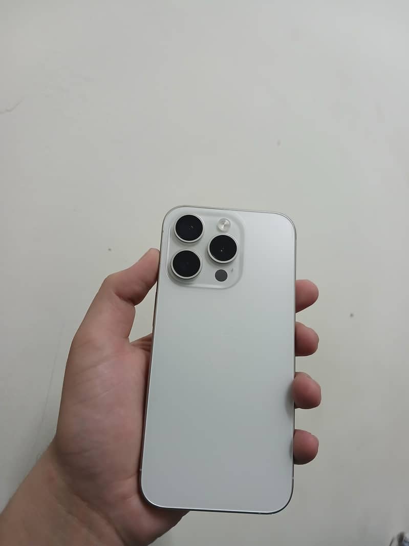 Apple iPhone 15 Pro 0