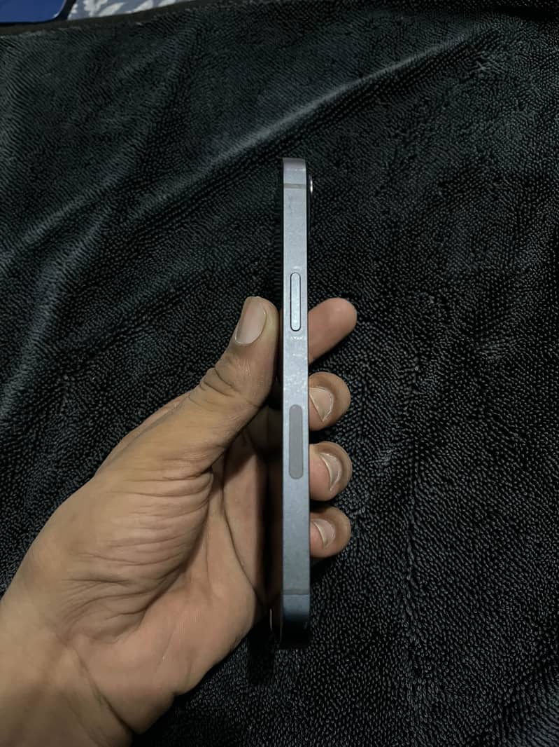 iPhone 13 0