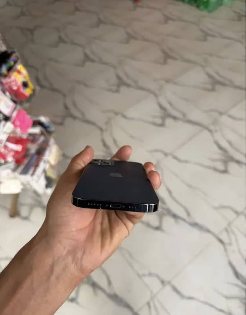 Apple iPhone 12 pro 0