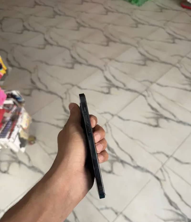 Apple iPhone 12 pro 1