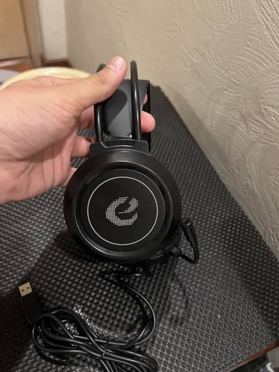 H85 Esports Pro Gaming Headset.