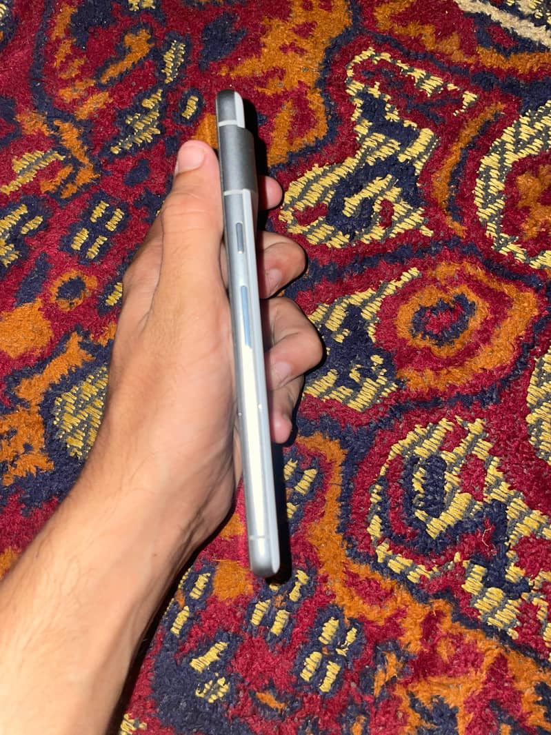 Google Pixel 7 4