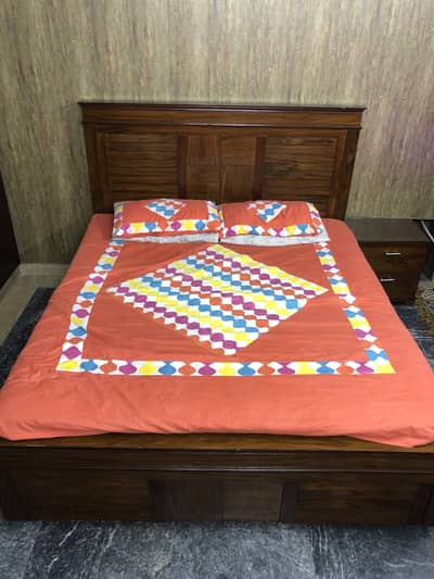 Bed, side tables, dressing table