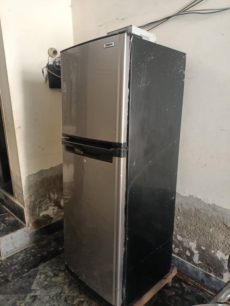 فریج زبردست کولنگ چالو حالت مناسب قیمت میں Orient 0