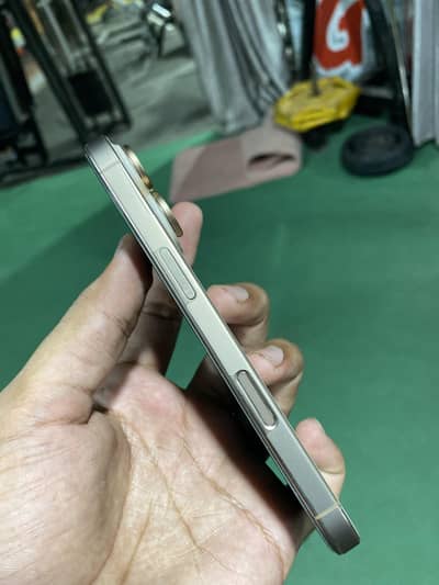 iphone 16pro jv Whatsapp nber pa rabata kr 03214682570