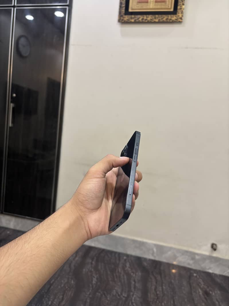 Apple iPhone 13 1