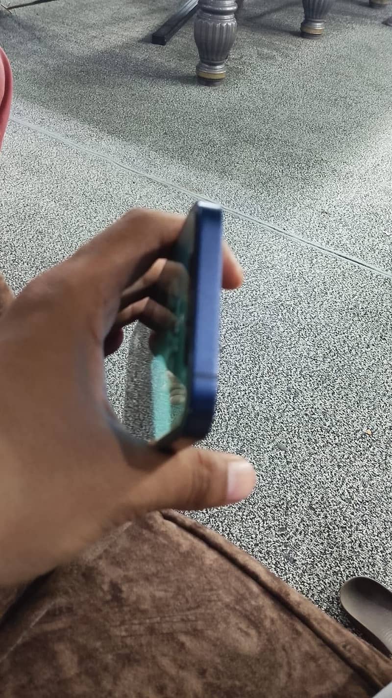 iPhone 12 1