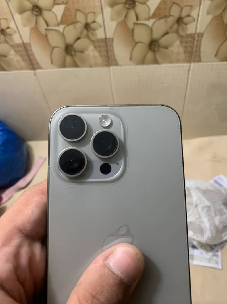 IPhone 15 Pro Max 3