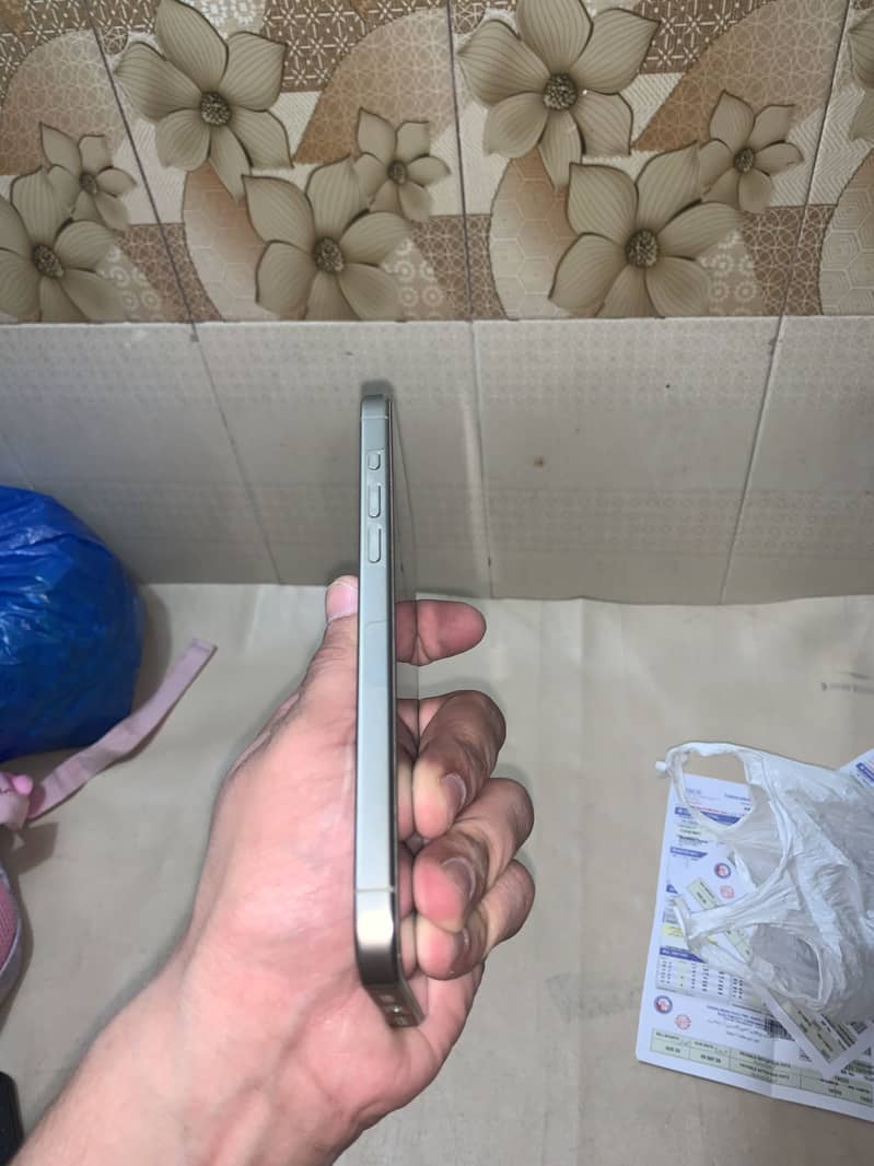 IPhone 15 Pro Max 6