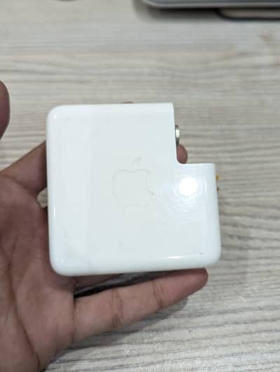 Apple 62w adapter
