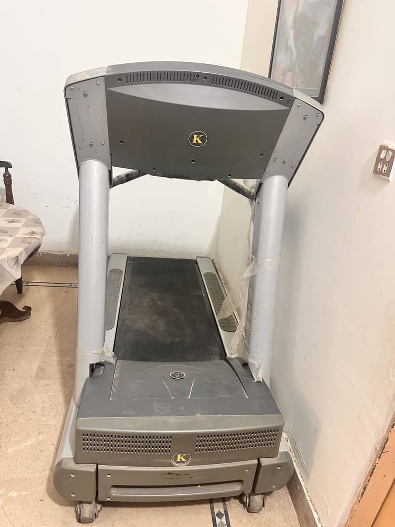 Used treadmill 1