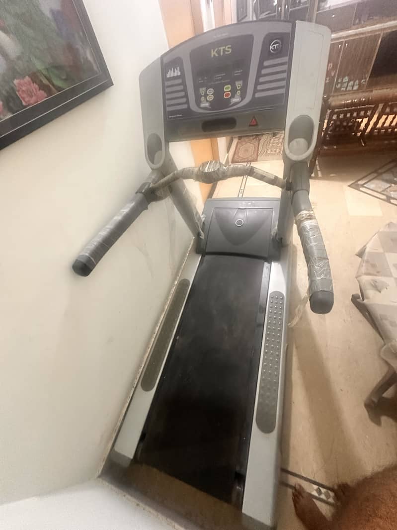 Used treadmill 0