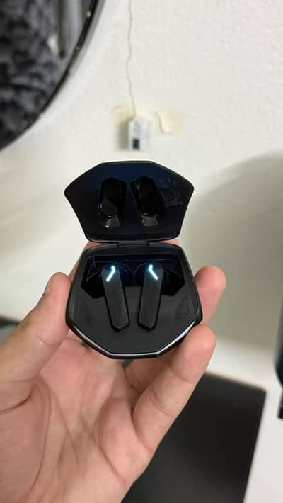 earbuds