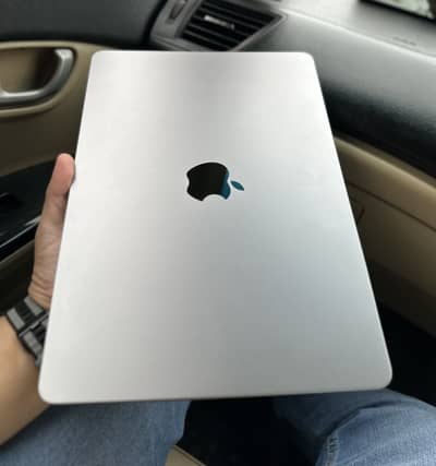Macbook Air M2 8/256Gb SSD