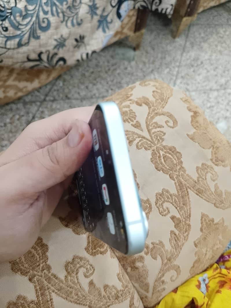 Apple iPhone 15 6