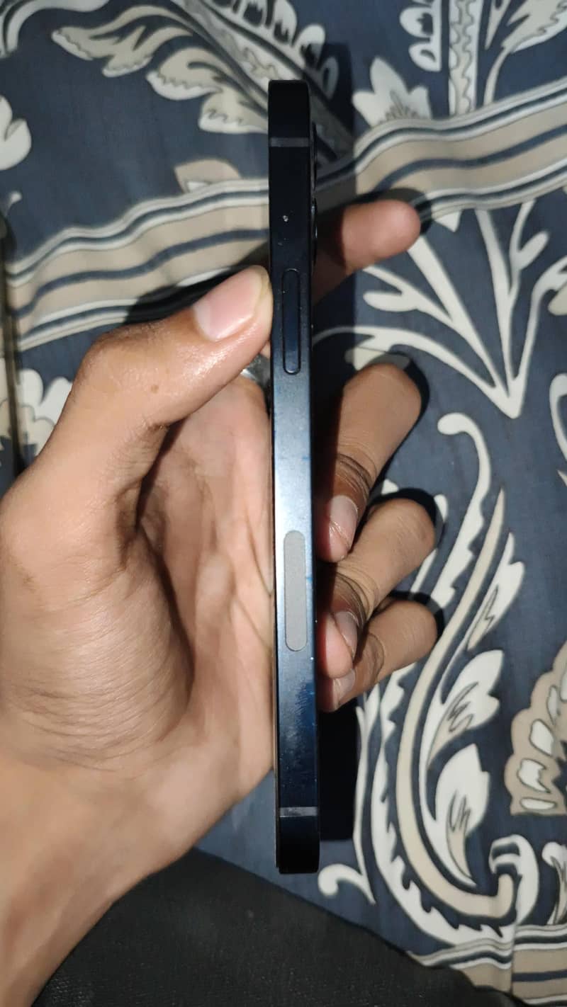 Apple iPhone 12 2