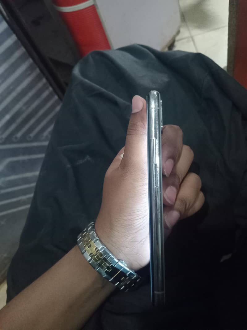 Apple iPhone X 2