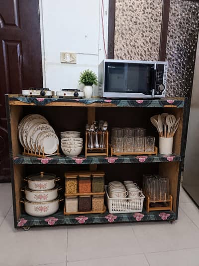 Kitchen Table for sell with tyres easy to move